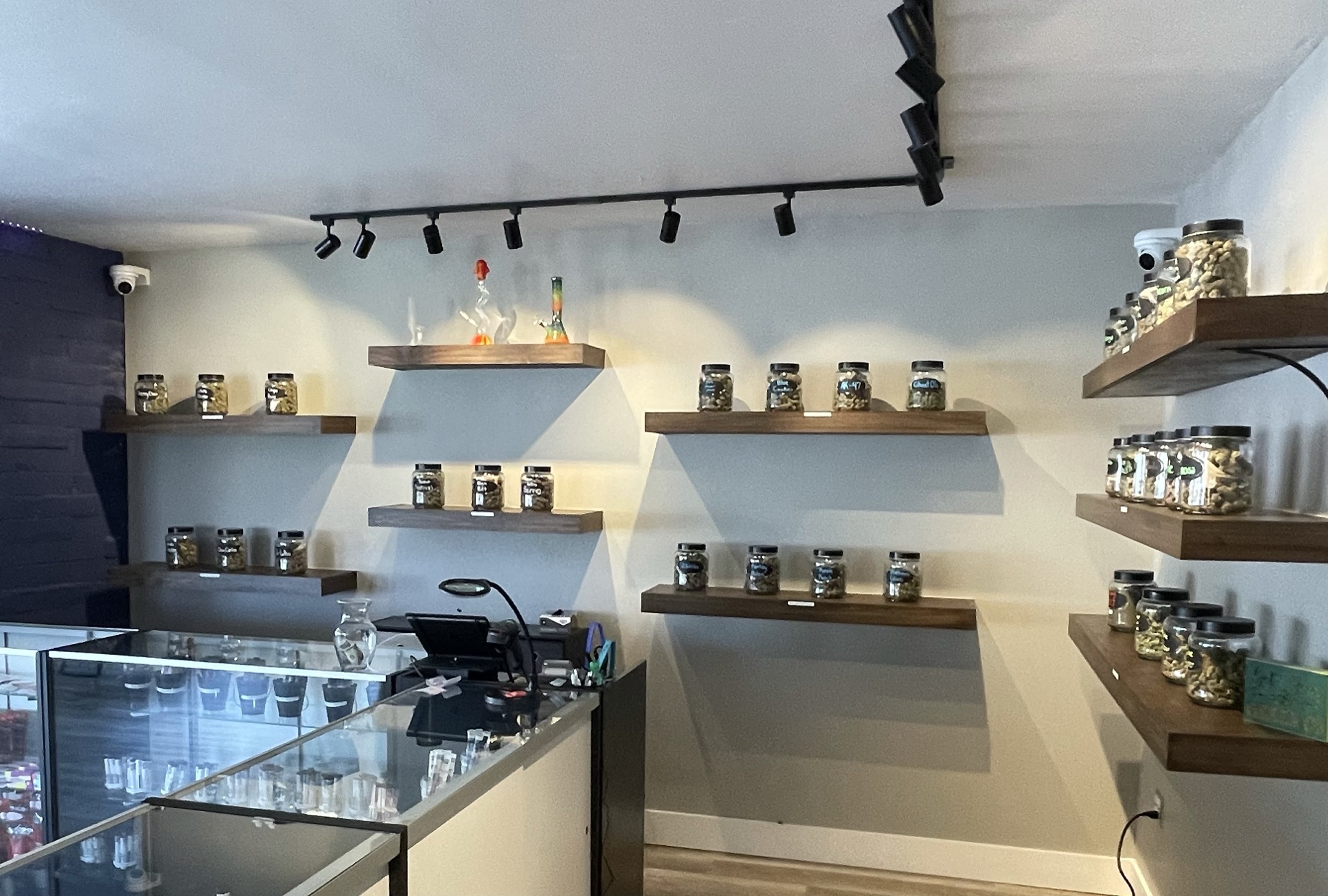 Top Kush Only product displays